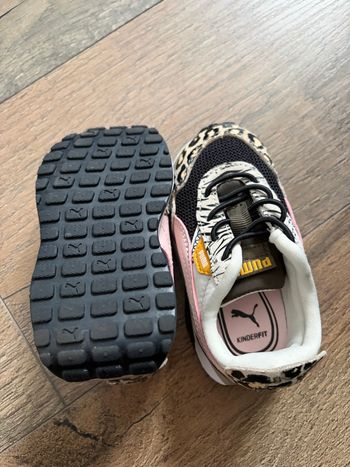 Baskets Puma fille taille 21