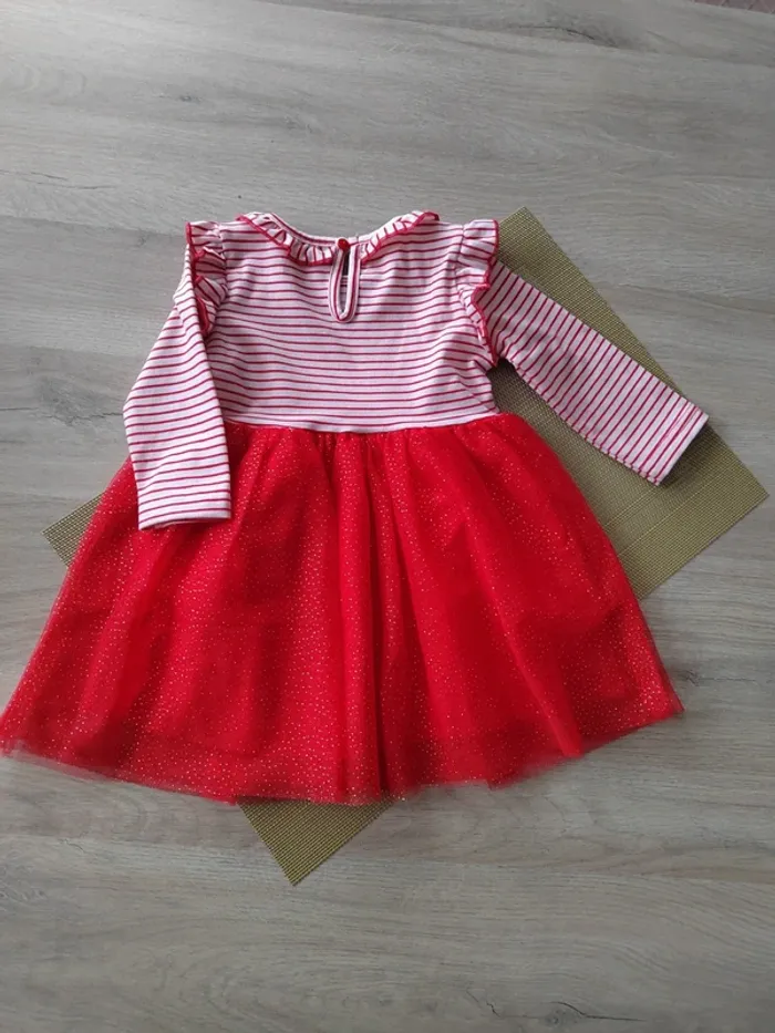 Magnifique robe Noël 74 cm primark - photo numéro 3