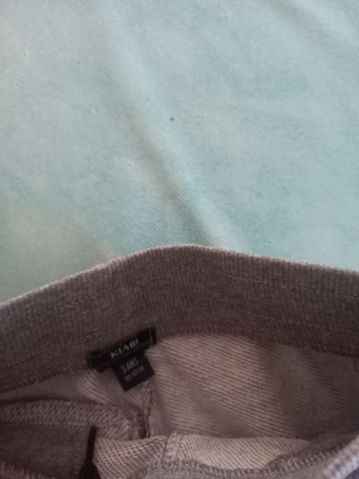 Short gris - photo numéro 4