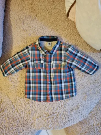 Vend petite veste molletonné à carreau 12 mois