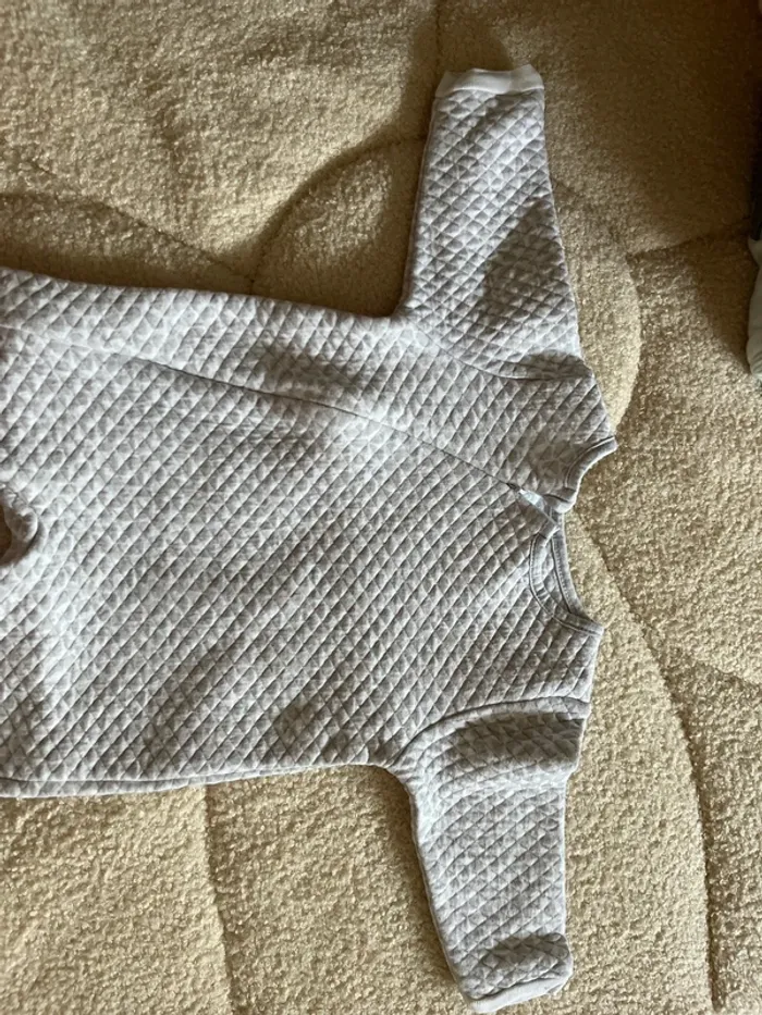Pyjama une pièce - photo numéro 2