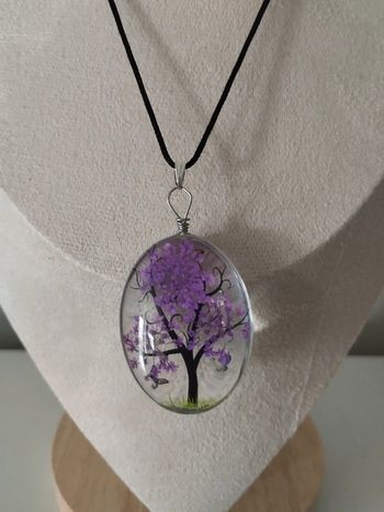 Collier arbre violet