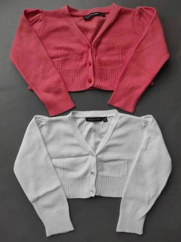12 € Lot de deux gilets courts Tout Compte fait 3 ans En excellent état