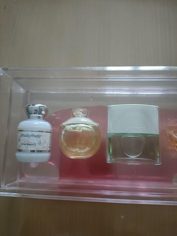 COFFRET LANVIN, CACHAREL ET LANCOME 5 MINIATURES - photo numéro 2