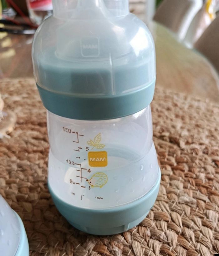 4 biberons - photo numéro 2