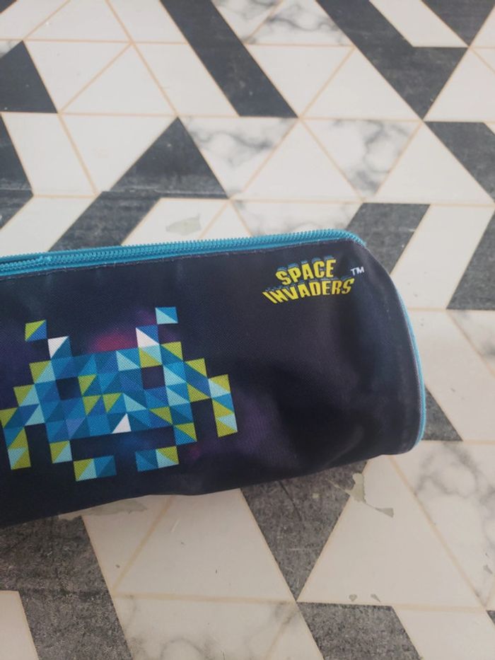 Trousse scolaire - photo numéro 3