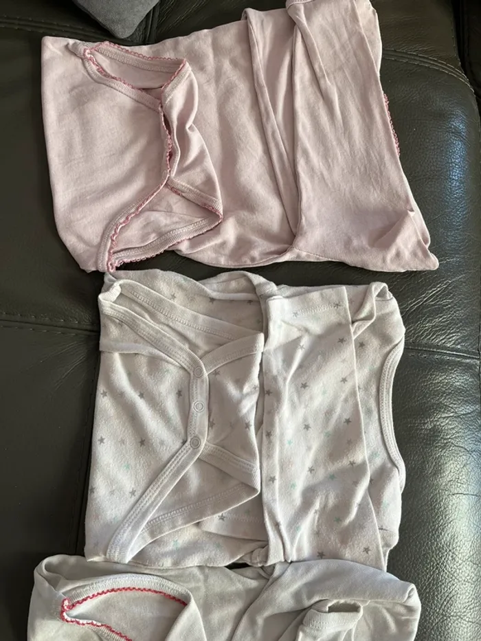 Lot de 11 bodies ml 24 mois - photo numéro 4