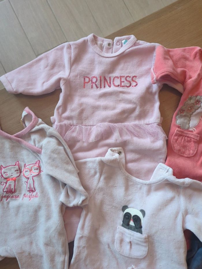 Lot 7 pyjamas 3 mois - photo numéro 2