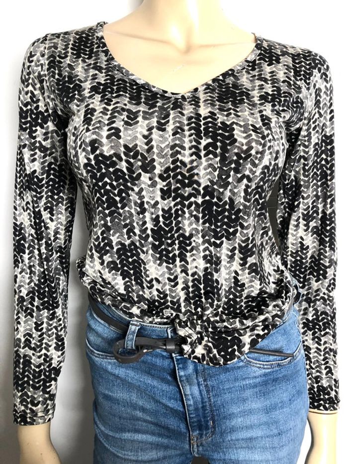 Tres Jolie blouse moulante Pascal Morabito taille 36 estimée - photo numéro 4