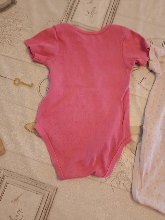 Lot 2 bodies 3 ans - photo numéro 4