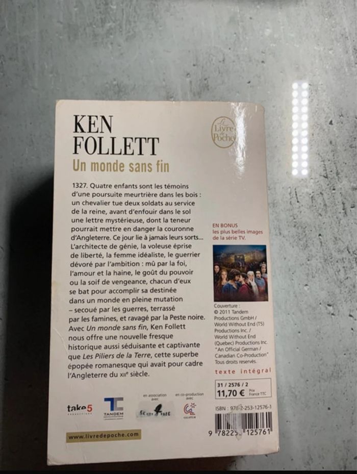 Un monde sans fin de Ken Follett - photo numéro 2