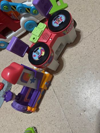 Train dj déraille tut tut bolide