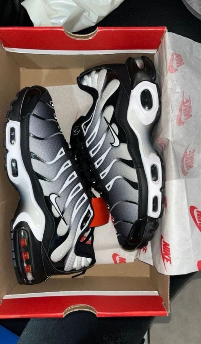 Nike tn gris noir blanc 36 - photo numéro 2