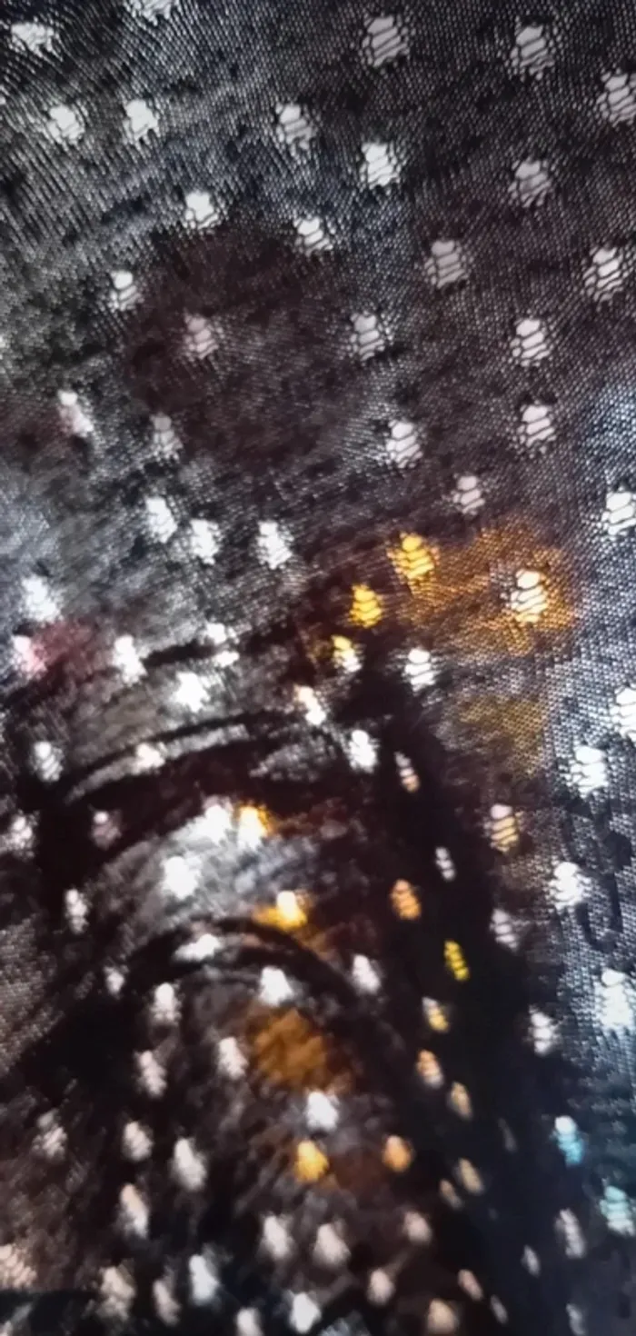 Joli Tee-shirt noir imprimé et ajouré sur l'arrière 36 - photo numéro 7
