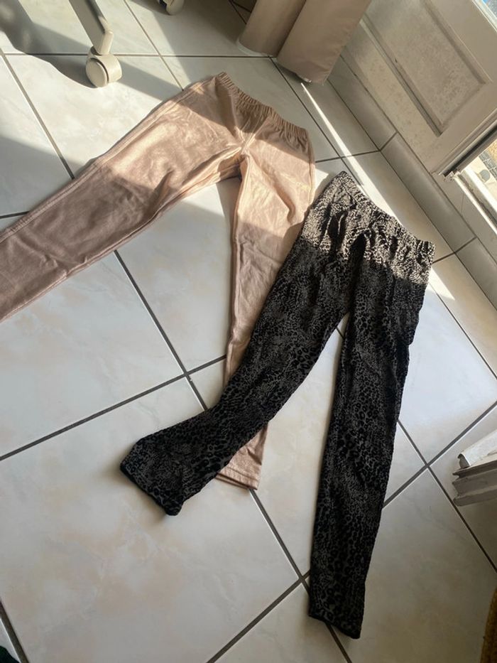 De deux leggins, taille S. Calzedonia.