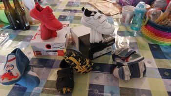 Lot chaussures garçon taille 22 et 23