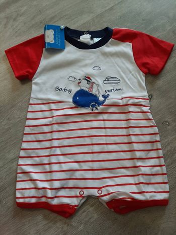 Combinaison neuve 9/12 mois