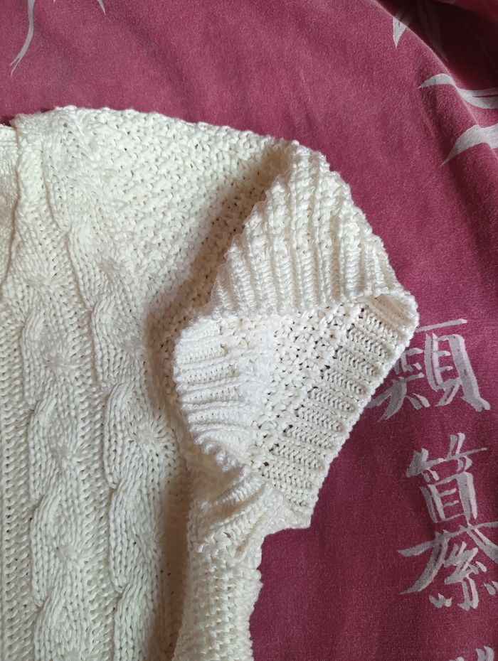 Gilet/Tricot court taille 46-48 - photo numéro 8