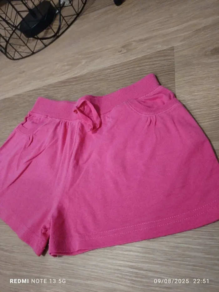 Magnifique short rose taille 8 ans - photo numéro 2