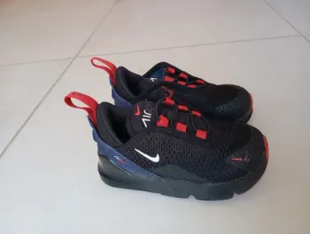 Nike air Max 270 noir et rouge