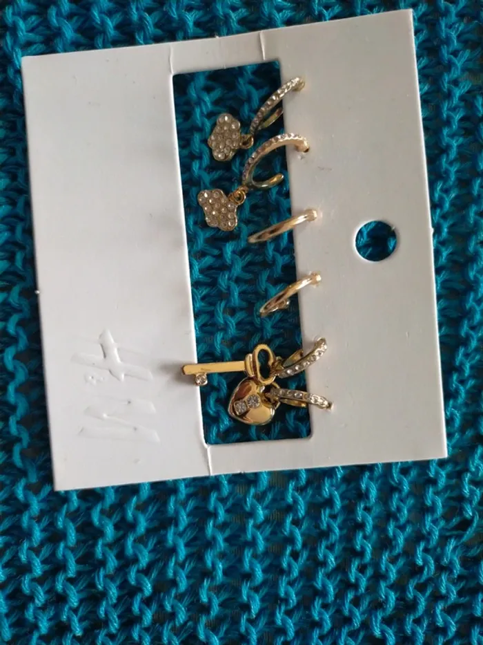 Lot 3 petites de créoles incrustées de strass