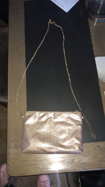Pochette dorée Moa chaîne