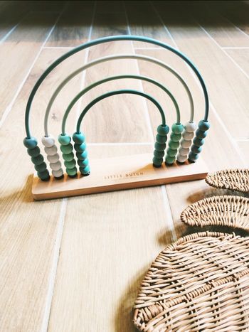 🧮Jeu de motricité  - Abaque /boulier arc en ciel ton bleu en bois - marque Little dutch - 