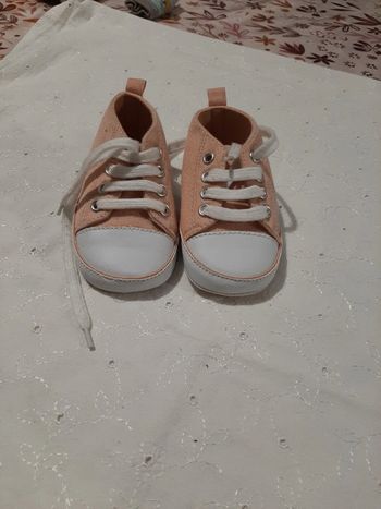 Chaussures taille 9/12 mois