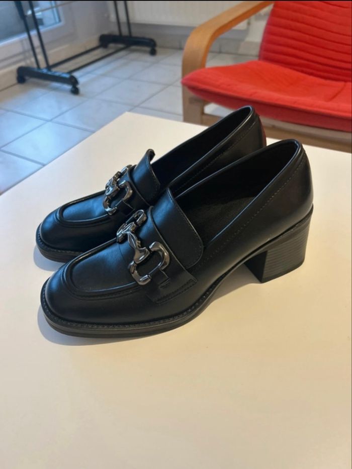Mocassins femme Aligia noirs – Taille 38 – Neufs - photo numéro 1