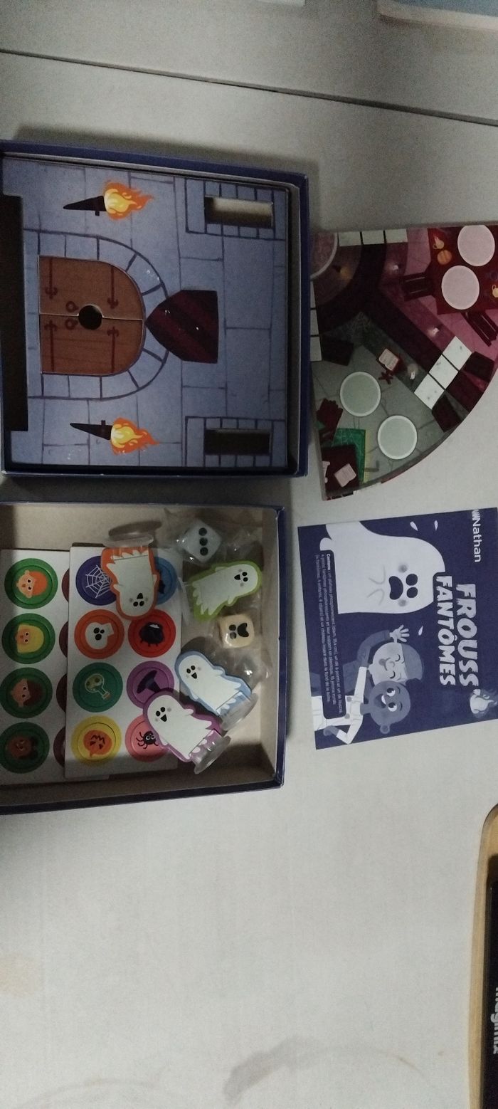 Jeu de société FROUSS FANTÔMES - photo numéro 2