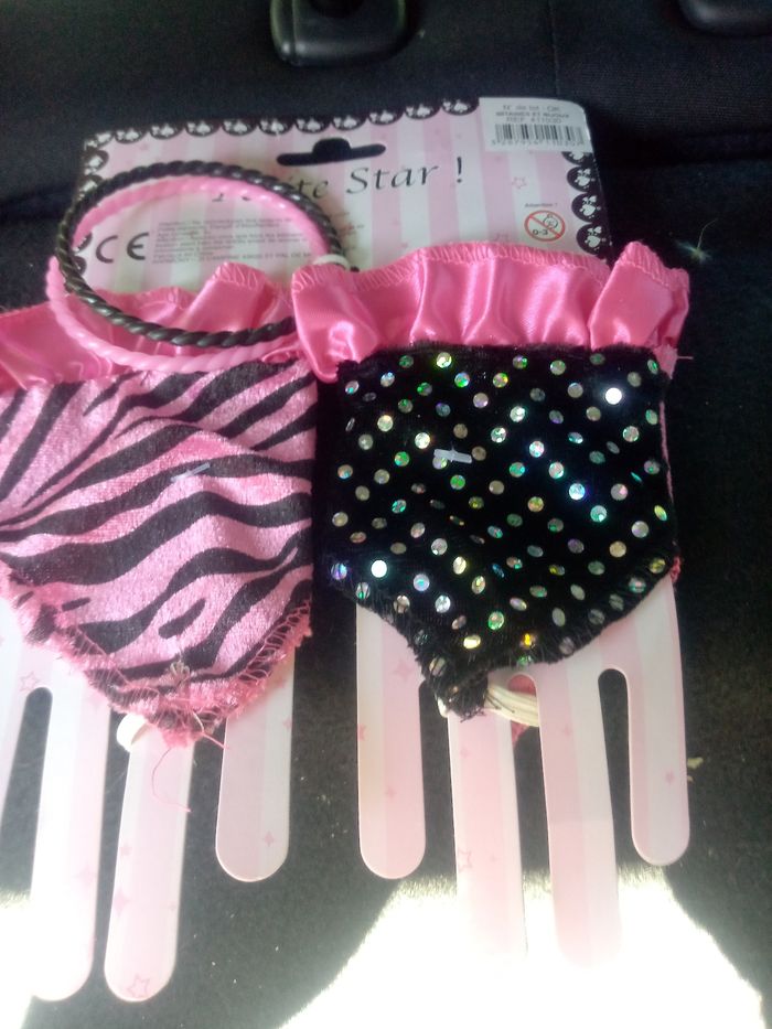 Mitaines et bracelets neuf