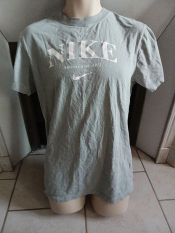 Tee shirt nike Taille 34