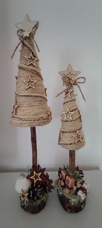 Sapins de Noël en laine et son décor