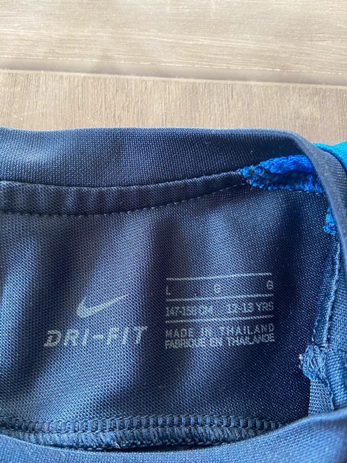 Tee shirt nike 12/13 ans - photo numéro 2