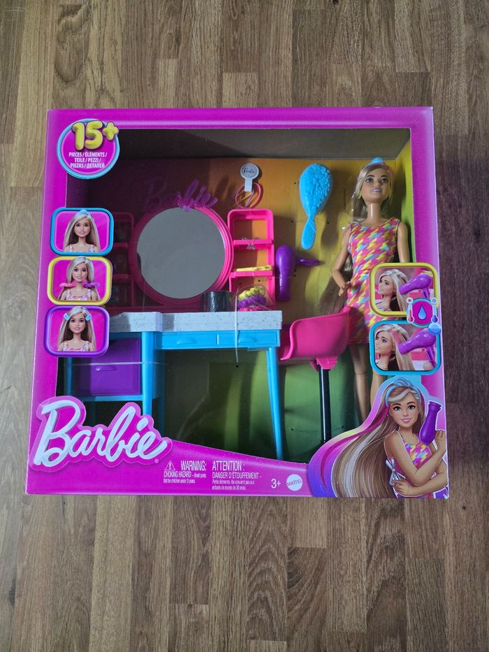 Coffret de Coiffure - BARBIE - Ultra Chevelure - Poupée Cheveux Colorés - 15 Accessoires