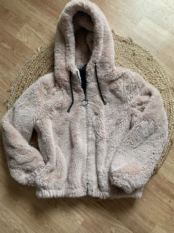 Manteau en fausse fourrure Jennyfer