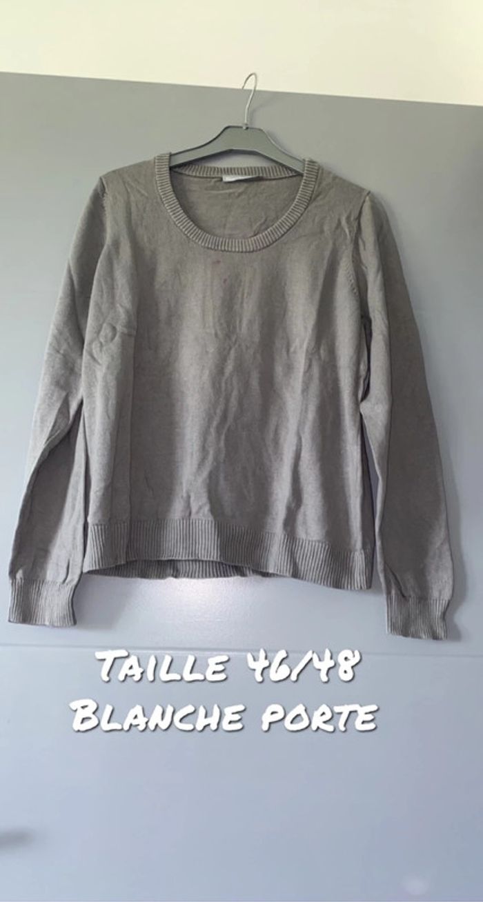 Pull en laine gris et rose