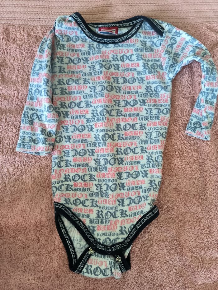 Lot 2 pyjama 2bodies 6mois - photo numéro 3