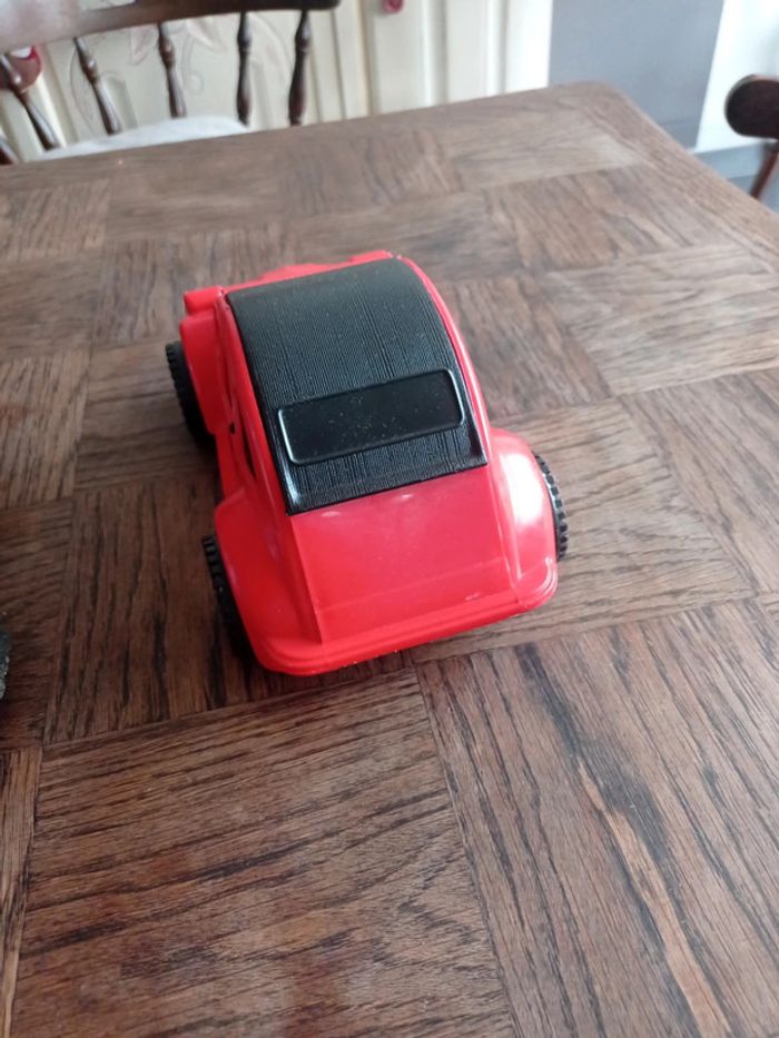 Voiture deudeuche en plastique - photo numéro 4