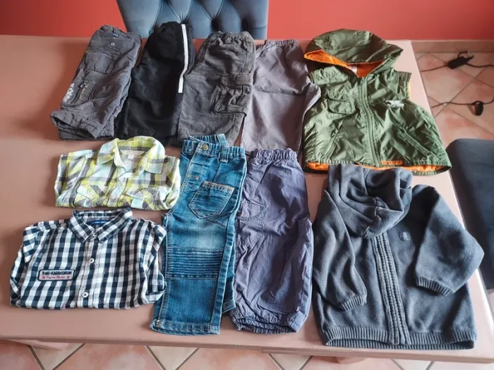 lot 10 vêtements 12 mois garçon.