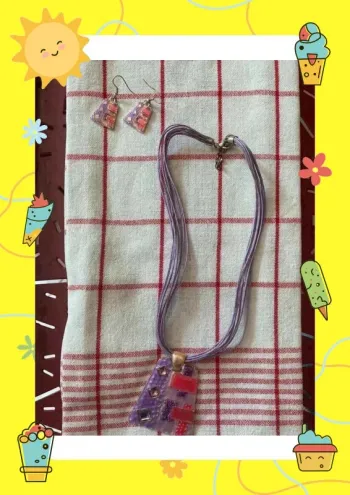 Ensemble collier boucles d’oreilles violet rose