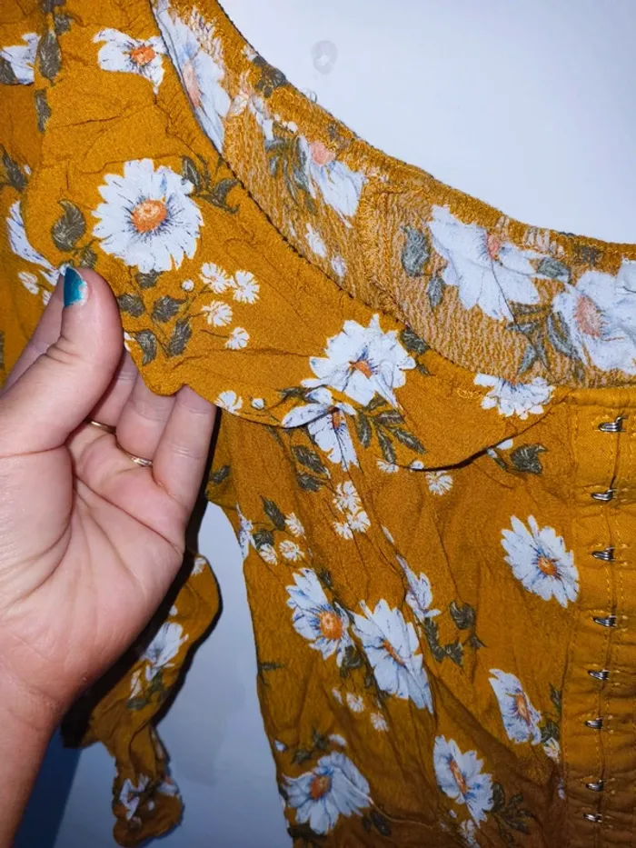 Robe courte fleurie jaune excellent état taille M - photo numéro 5