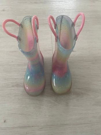Vend bottes de pluie fille T 23 très bon état