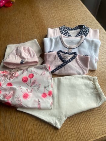 Lot vêtements bébé fille 