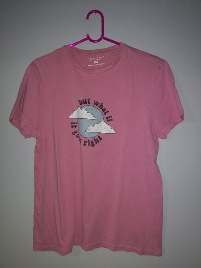 Tee-shirt rose. Primark. Taille M. Très bon état.