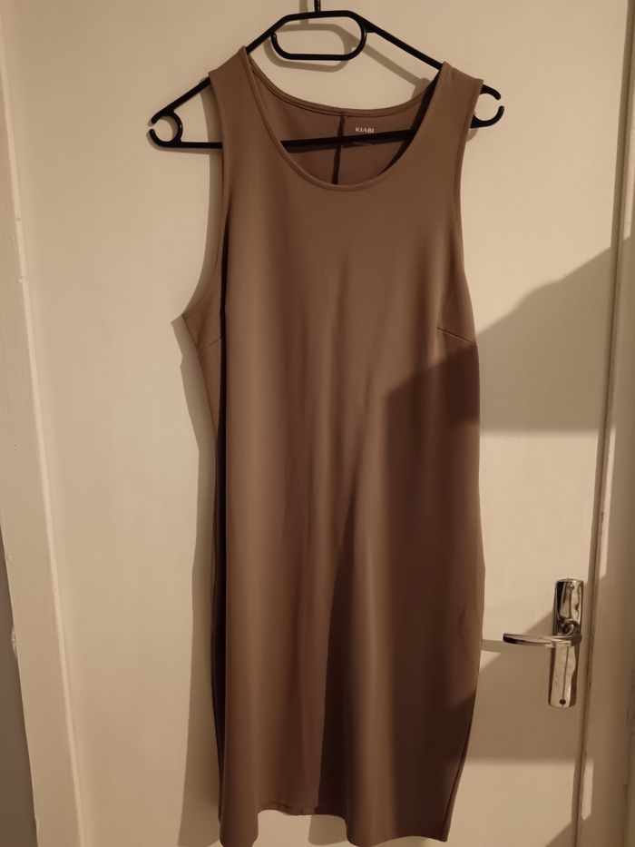 Robe droite sans manches - photo numéro 2