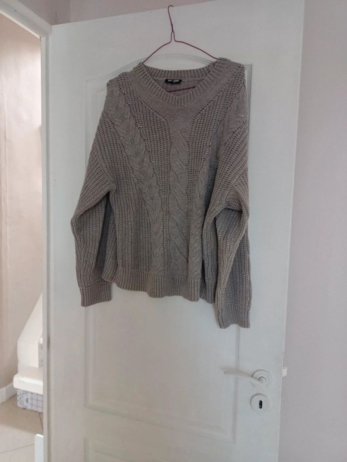 Pull gris