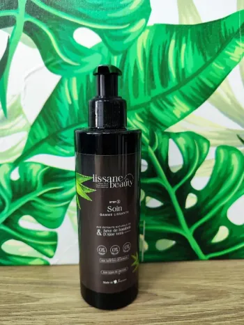 Lissane beauty soin gamme lissante 2à0 ml valeur 24€ à utiliser 12 mois après ouverture