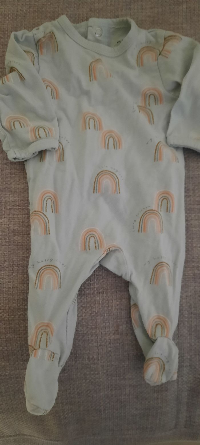 Vêtements bébé  1 mois - photo numéro 5