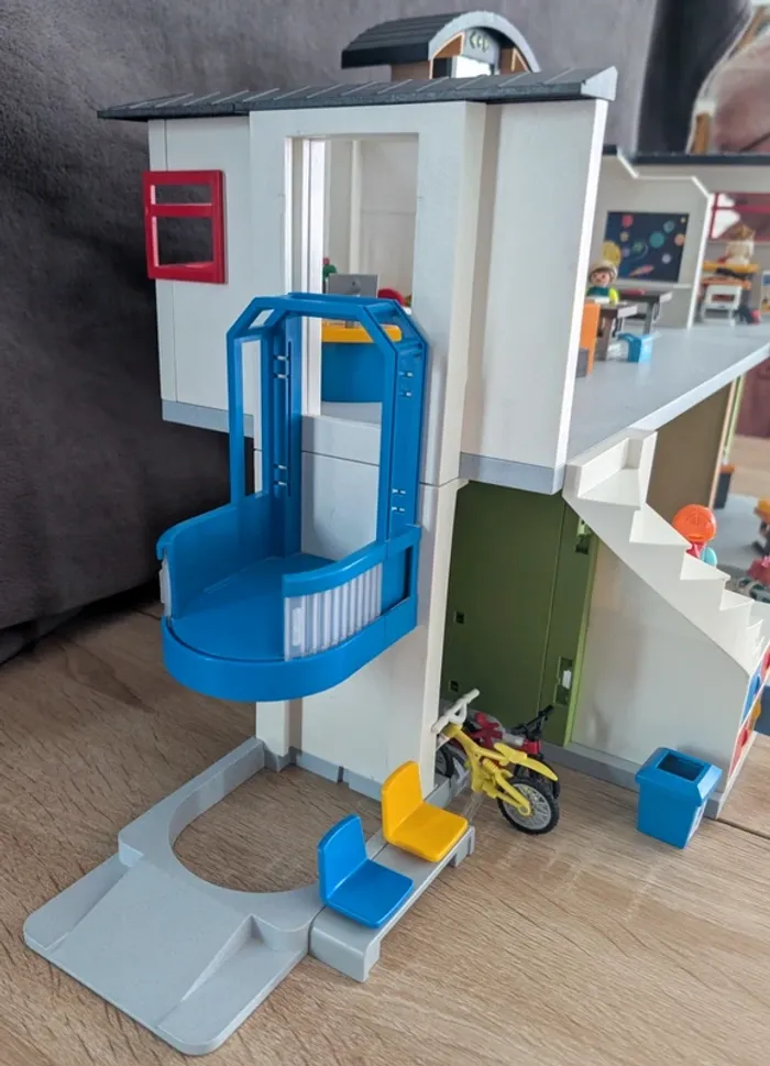 École aménagé playmobil - photo numéro 14